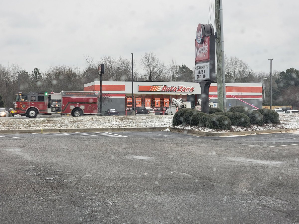 EmplehVT's tweet image. No im not. Who would get @Wendys in these conditions?
