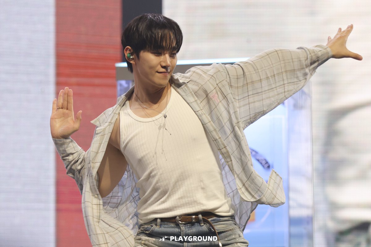 Nataliemiumiu tweet media