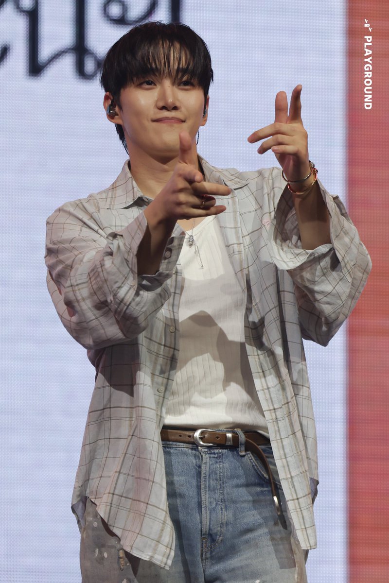 Nataliemiumiu tweet media