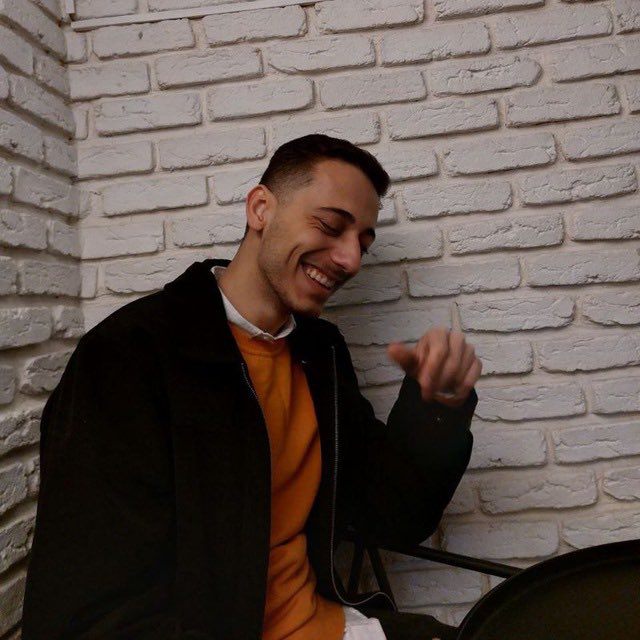 دوست من #امیر_حیدری رو ۲۱ دی گرگان جلوی خونه‌ش گرفتند و هیچ خبری ازش نداریم، لطفا صداش باشید.