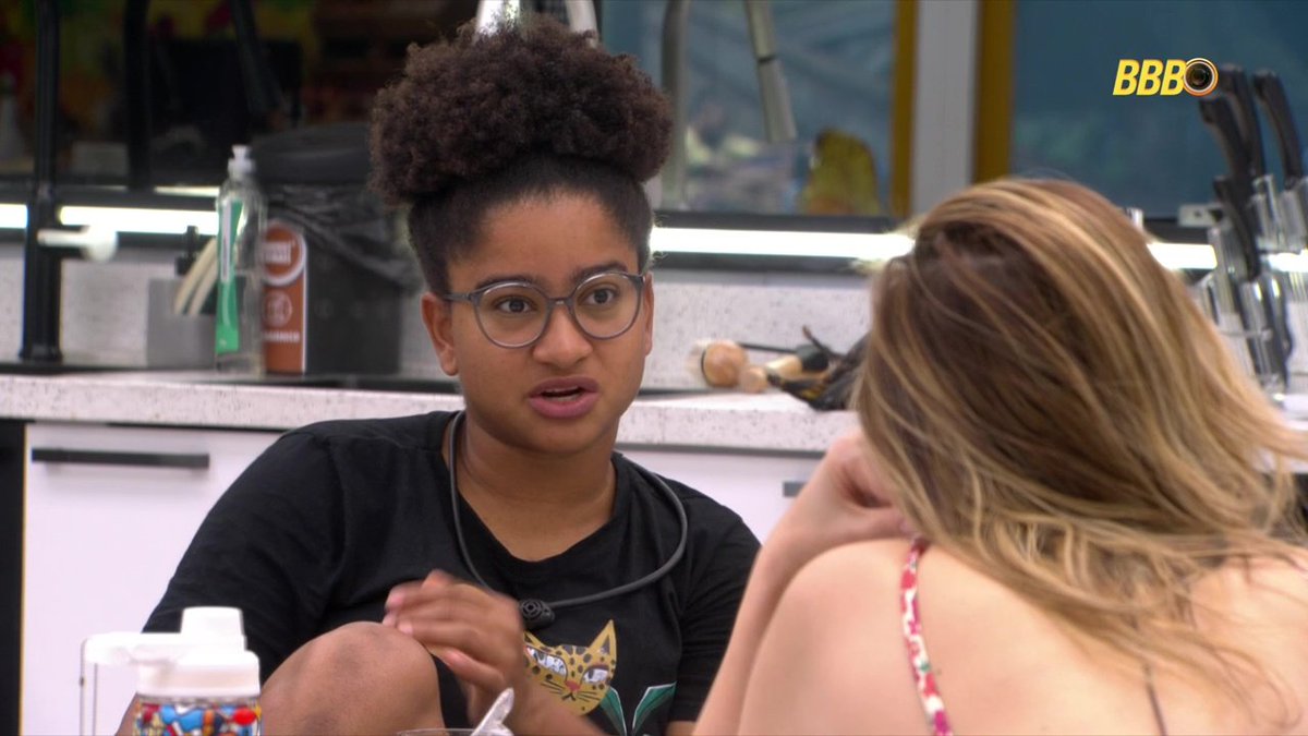 centralreality's tweet image. Milena: "No T1kT0k tem filmes. Eu não tenho muita paciência de ver o filme inteiro, aí o T1kT0k faz assim, nove partes... Tipo, não é o filme. É explicando o que tá acontecendo, entendeu. É tipo um livro."

Ana Paula: "Que dó, gente!"

Milena: "E conhece muitas pessoas no T1kT0k.…