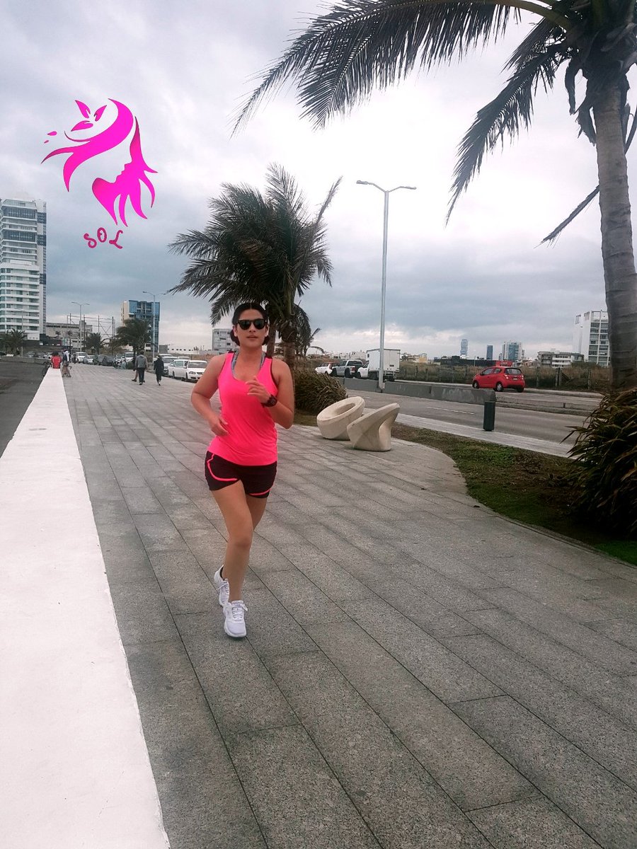 Sé feliz al despertar y el resto del día se encargará de lo demás. 
Disfruta de este nuevo día y recuerda que el Sol sale para todos.
Ten un gran fin semana!!! 🌞🌻
Y recuerda que: Solo Veracruz es Bello... 🎶🦀