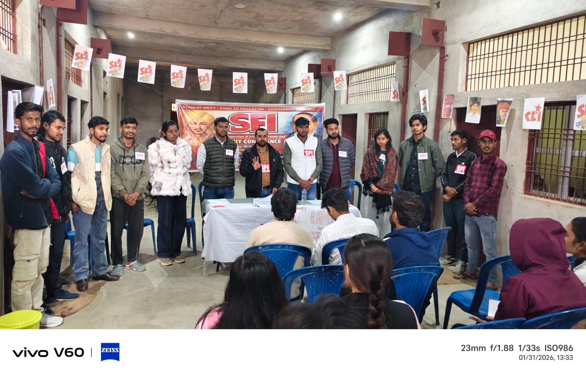 SfiVivek's tweet photo. एसएफआई अमेठी – 
दिनांक 31 जनवरी 2026 को छात्र संगठन स्टूडेंट्स फ़ेडरेशन ऑफ़ इंडिया (SFI) #BBAU_Amethi_campus का पहला इकाई सम्मेलन भोला पीजी, टीकरमाफी (अमेठी) में सफलतापूर्वक सम्पन्न हुआ। 
#sfi_up https://t.co/gVg3s8eRRm