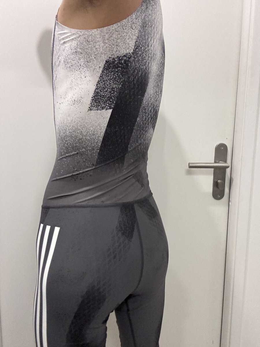 Oh_Rt6's tweet photo. Found a size XS of one of my favourite suits ! So happy 🤤 https://t.co/6h02FVm31E