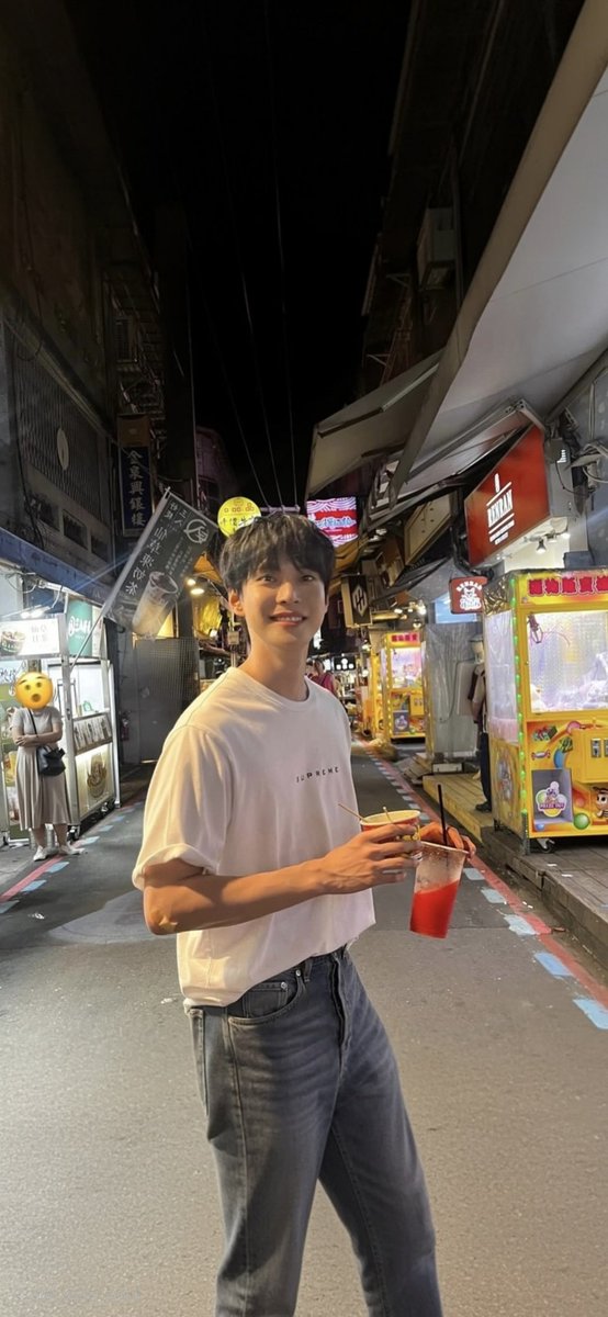 #2월의_맨처음첫장_도영이의_날
#Doyoung30ToEternity
도영아 생일축하해🤍