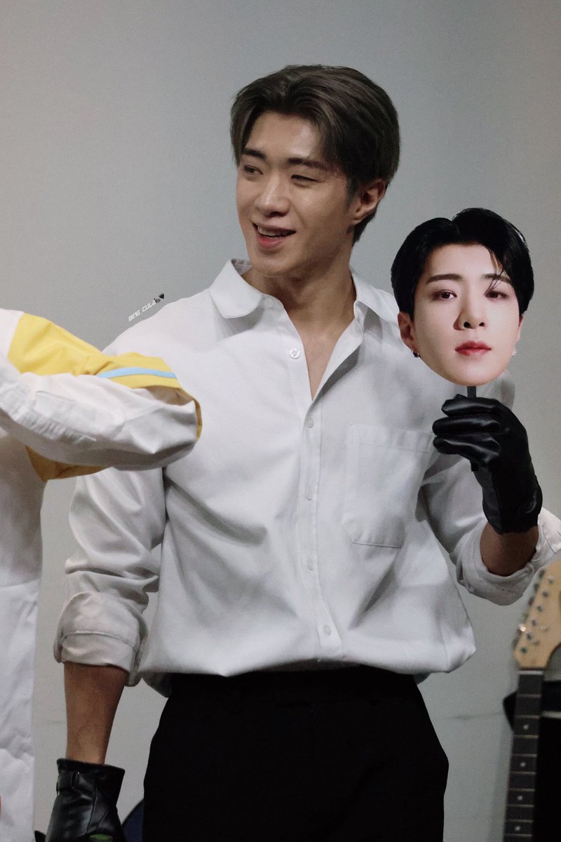 260124 jjmuze

집단 와이엇 사태와
그걸 지켜보는 real 와이엇…🦍🖤
#온앤오프 #와이엇 #wyatt #재영 #심재영
