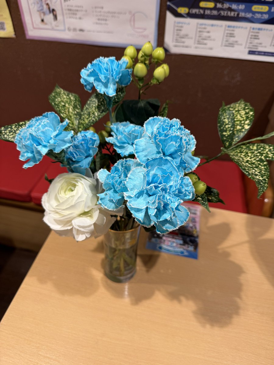 まったり だったから貰ったお花活けといたﾖ