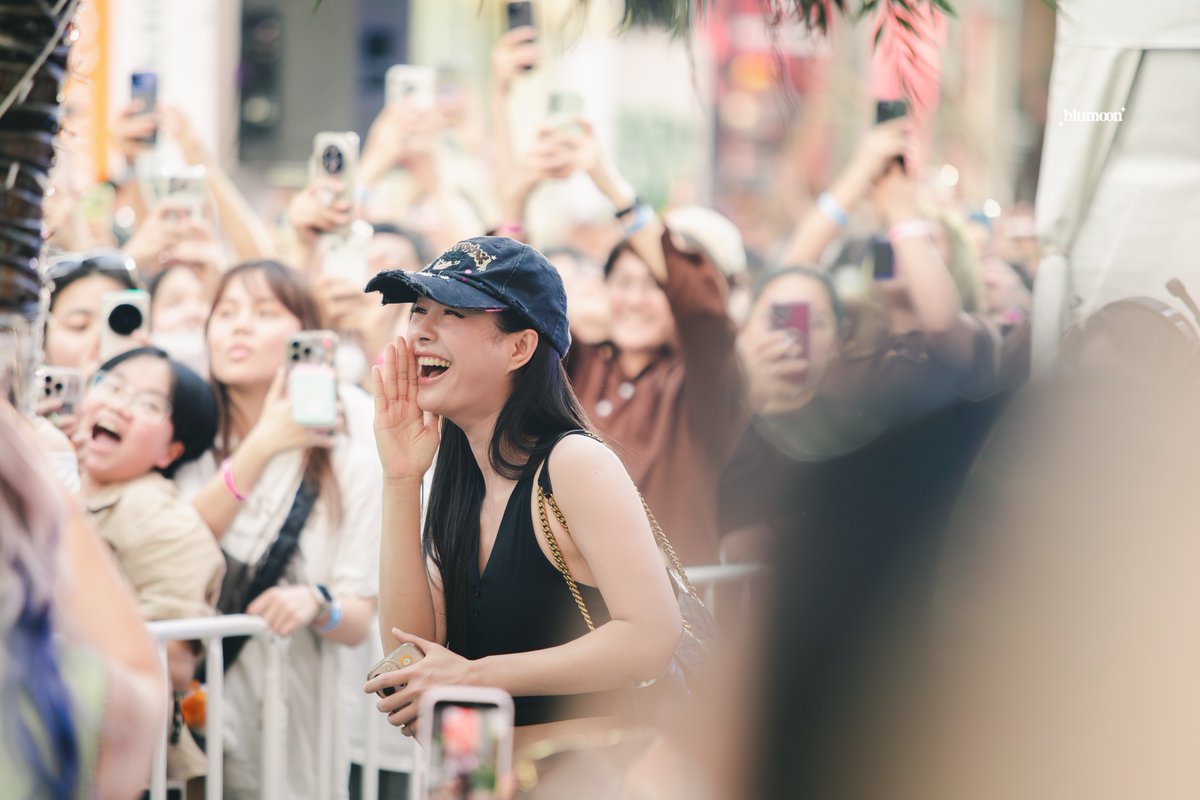 Blumoon tweet media