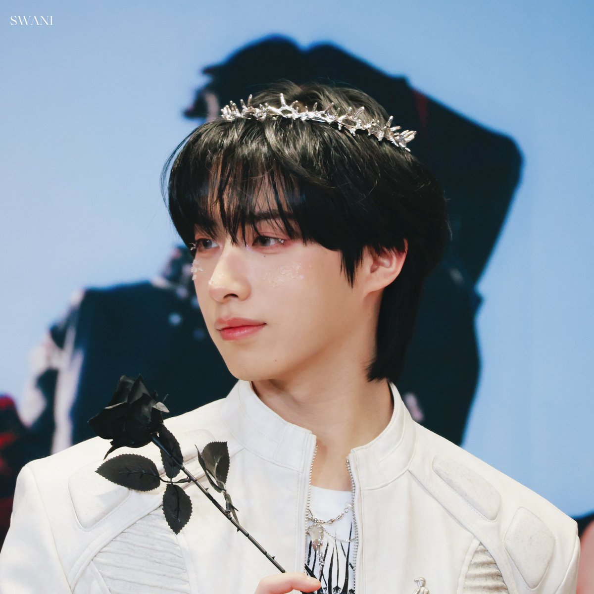 DoAnSW726's tweet photo. 260131
🤴

#원어스 #ONEUS #시온 #XION https://t.co/3Zb7UKxCxW