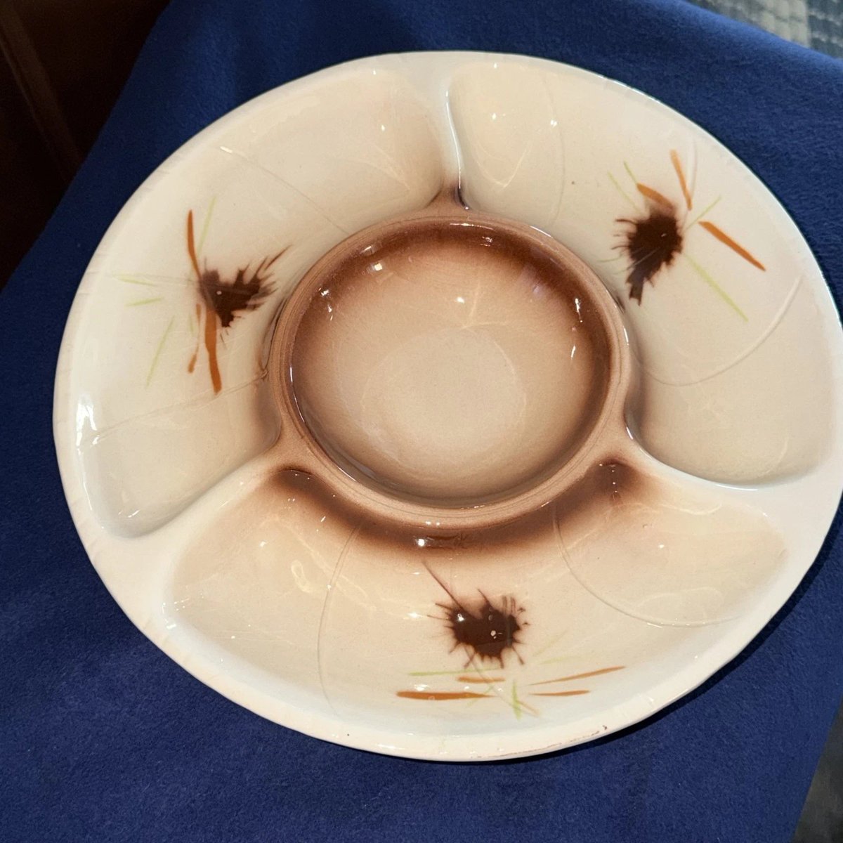 RusticTrove's tweet image. Check out Vtg Lane &amp;amp; Co California Pottery Chip &amp;amp; Dip Relish Divided Dish MCM 1961 #8417 ebay.us/m/22aZB1 #eBay via @eBay #midcentury #kitchendecor #vintagekitchen #farmhouse #artdeco #Pottery #western