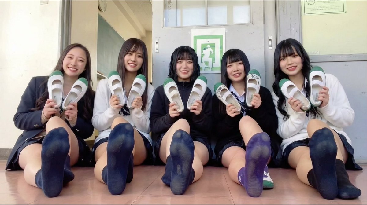weilock92's tweet photo. #紺ソ　#上履き　#紺ソ裏 https://t.co/jo7FJoCZNy