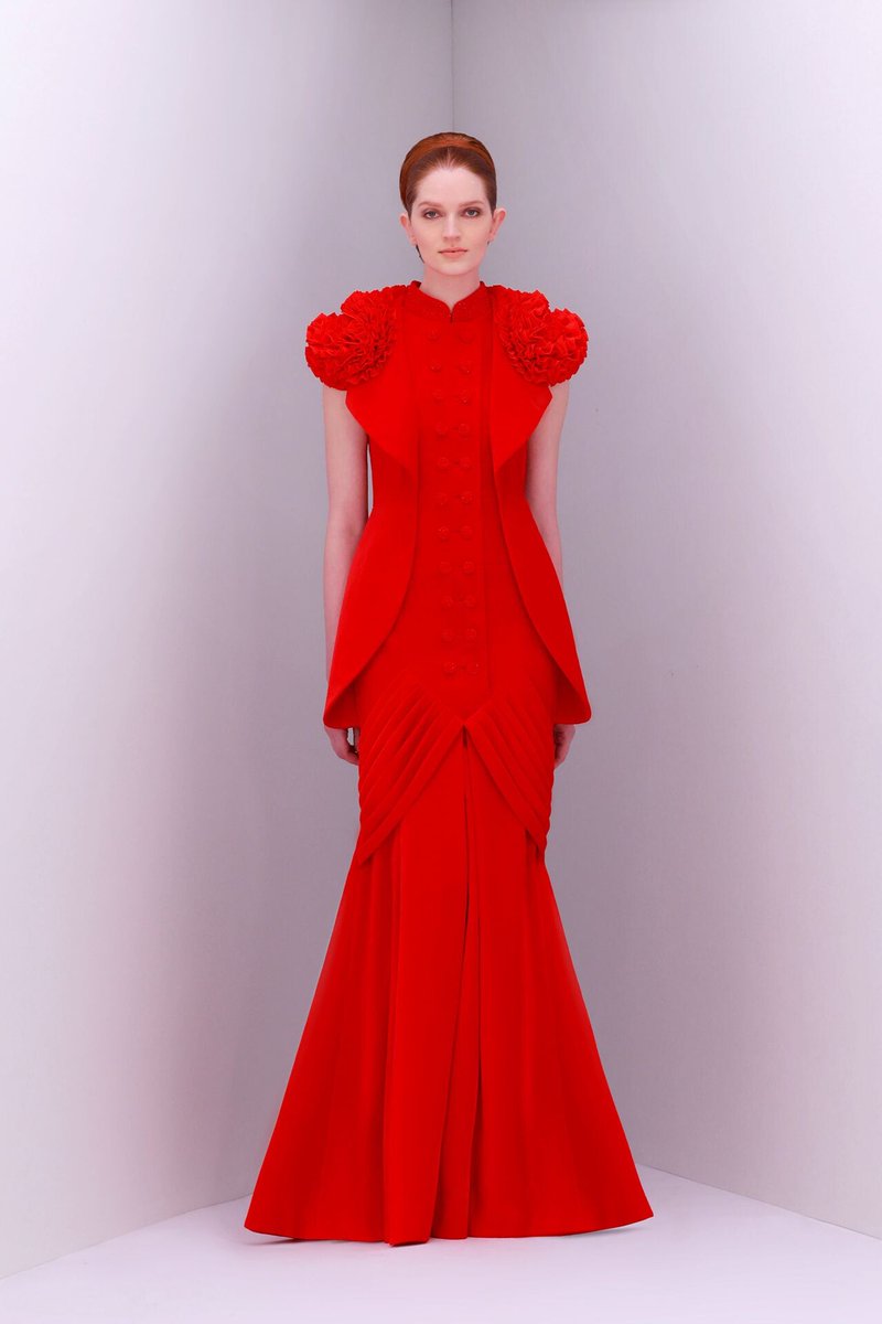 kendam_com's tweet photo. Chocheng Spring Summer 2026 Haute Couture collection presentation https://t.co/8J2PlmOcIZ

#Chocheng #SS26HC #HauteCouture #FashionShow #CoutureWeek #Kendam https://t.co/NJosgDPusz