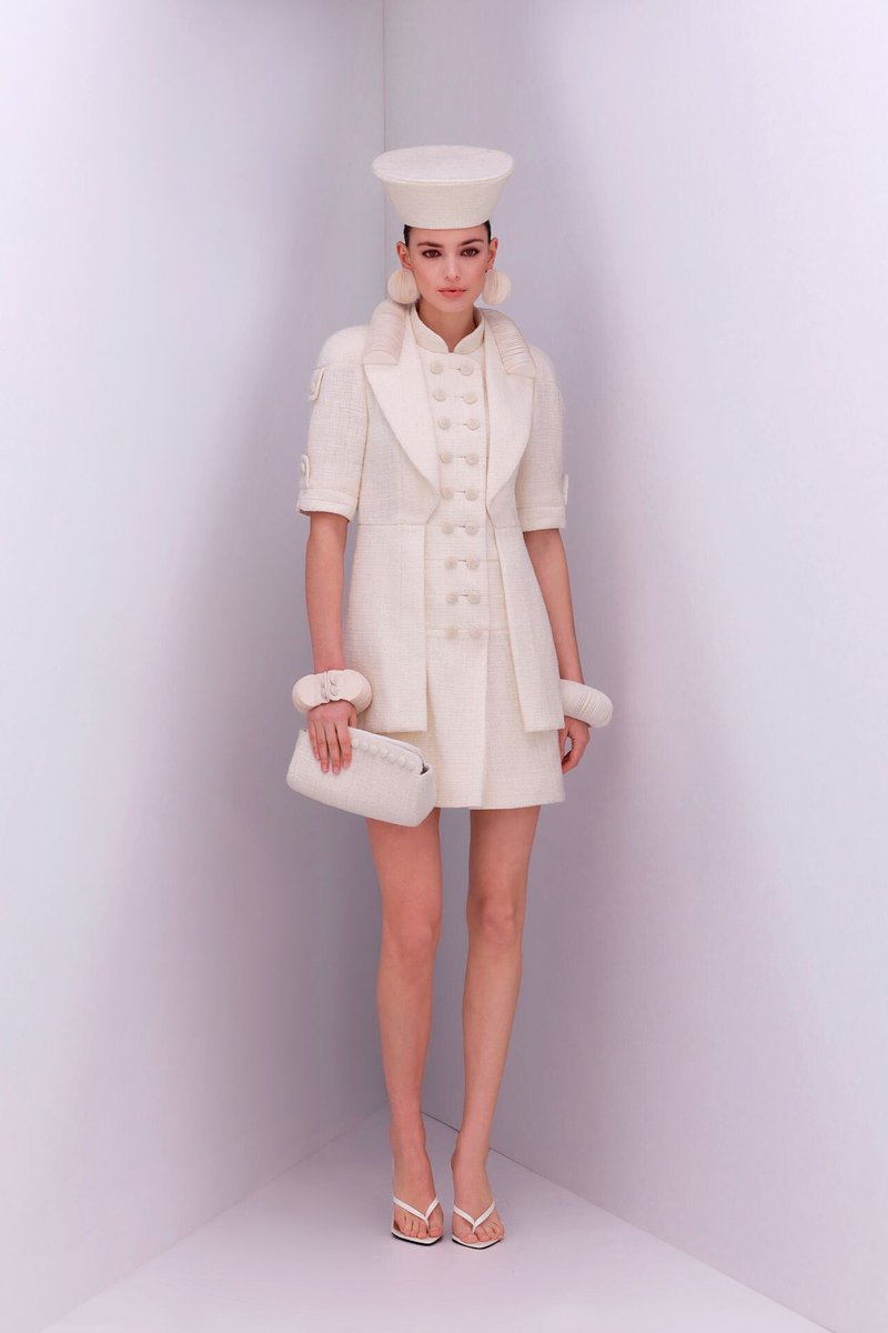 kendam_com's tweet photo. Chocheng Spring Summer 2026 Haute Couture collection presentation https://t.co/8J2PlmOcIZ

#Chocheng #SS26HC #HauteCouture #FashionShow #CoutureWeek #Kendam https://t.co/NJosgDPusz