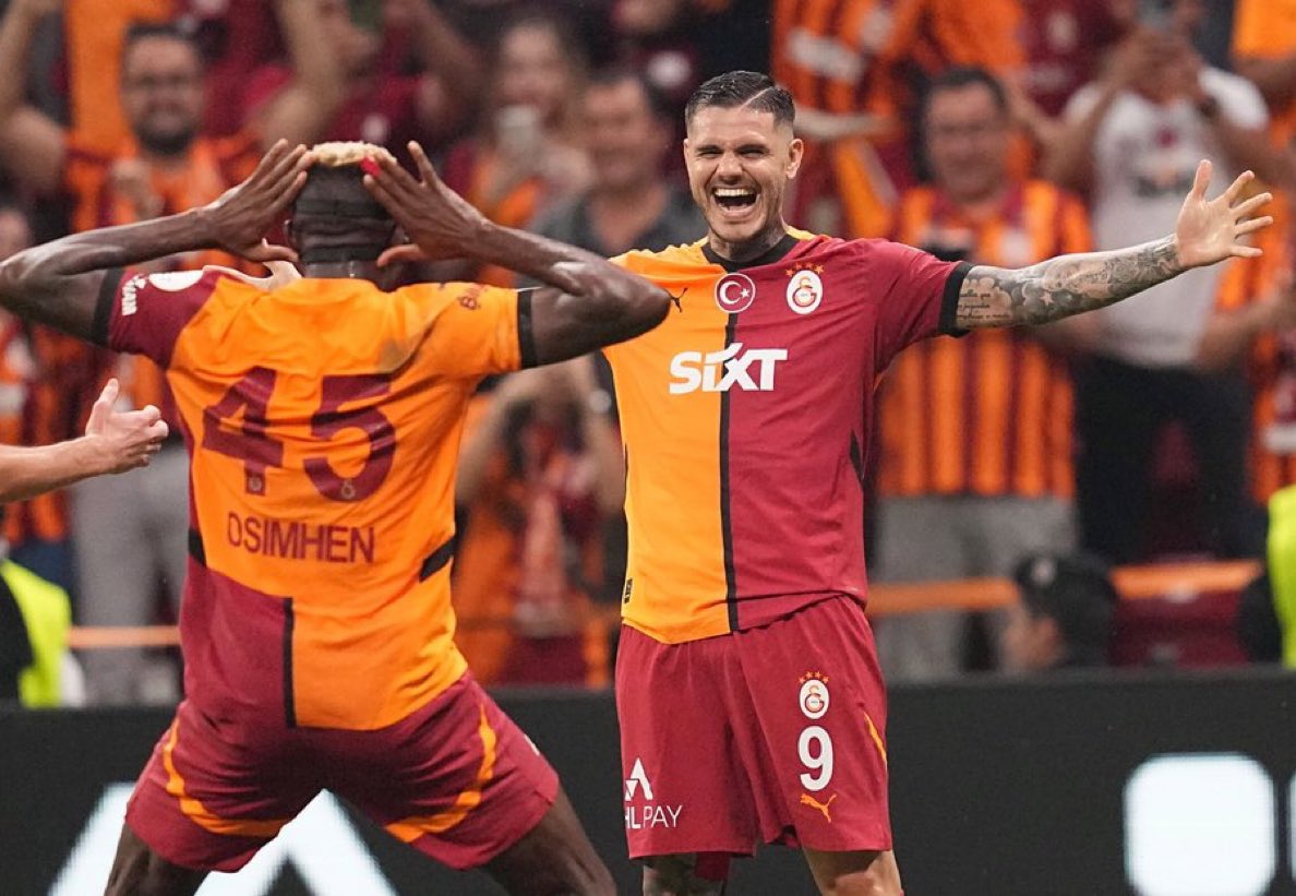 Spalletti: "Osimhen ve Icardi ile sadece eve nasıl gireceğinize karar vermeniz gerekiyor: zile basarak mı, kapıyı kırarak mı? Osimhen kapıyı paramparça eder; Icardi ise ceza sahası içindeki bitiricilik açısından, çalıştırma şansına sahip olduğum en iyi forvetlerden biri."