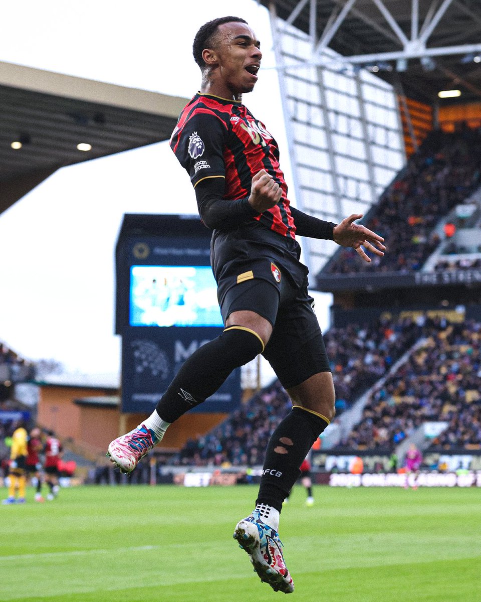 Premier League tweet media