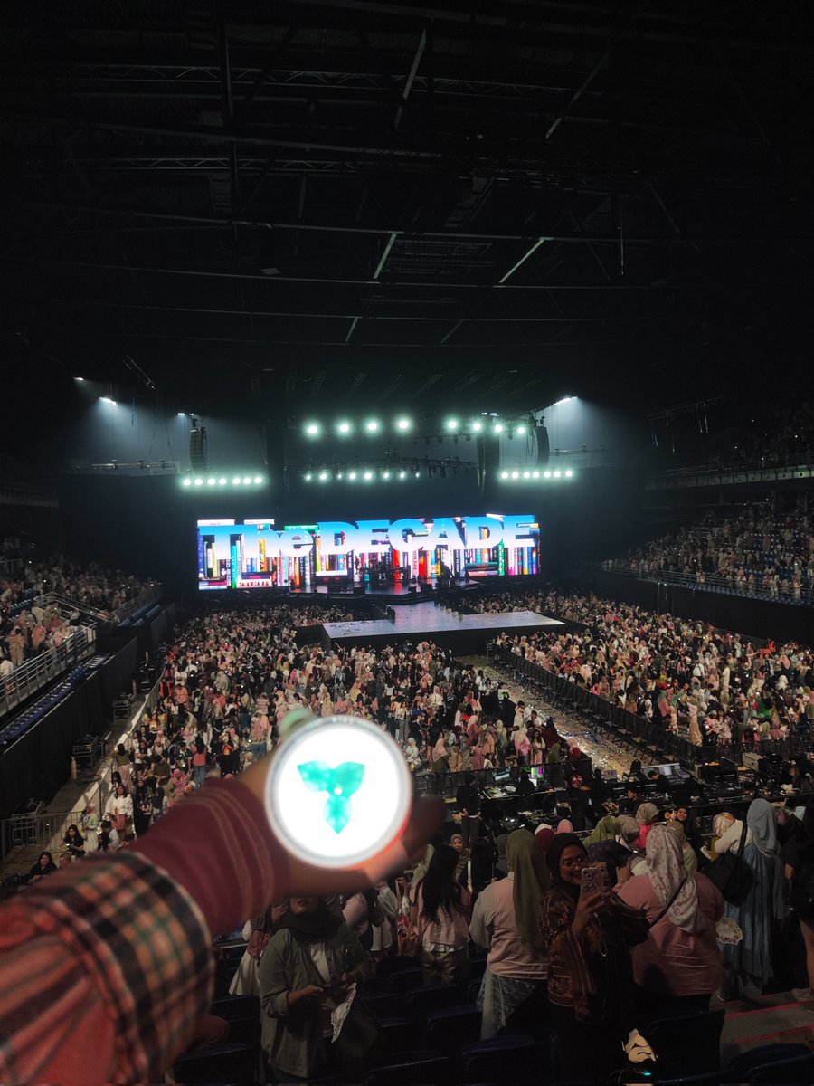 izz 👾 tweet media