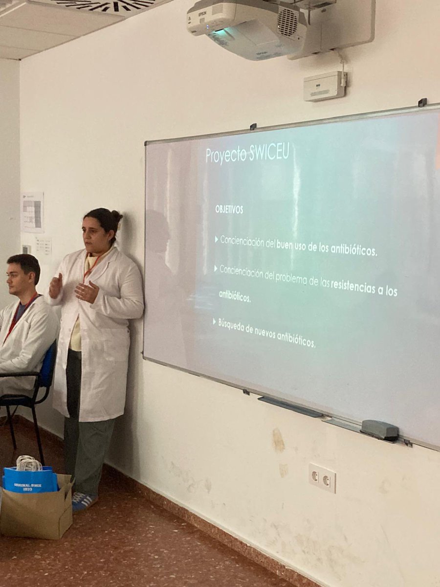 SWICEU/MicroMundoCEU tweet media