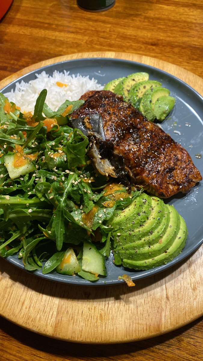 nomvul_khuzwayo's tweet image. Let me de-influence you. You don’t have to eat dry/unseasoned food to hit your macros/eat healthy.