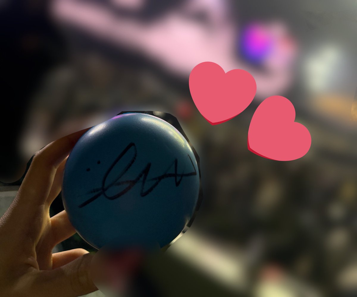 20260131 蚕室アンコン

🌟嬉しかったこと🌟
運良く目の前に来てサインボールいただきました🎁✨大切にするね👶🏻🫶🏻

#LE_SSERAFIM #홍은채
#EASY_CRAZY_HOT_IN_SEOUL
