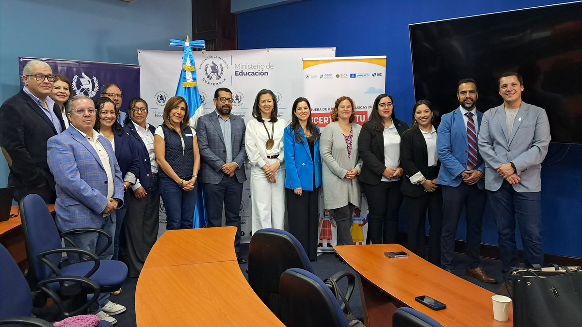 se_CECCSICA's tweet photo. 📌 Recorre la galería y vuelve a sentir cada paso del proceso.
Iniciativa de #CECCSICA, #UNESCO y #BID, en coordinación con el #MINEDUC.
#UnClicUnaPrueba #EducaciónQueTransforma https://t.co/u2vUg5zwCb