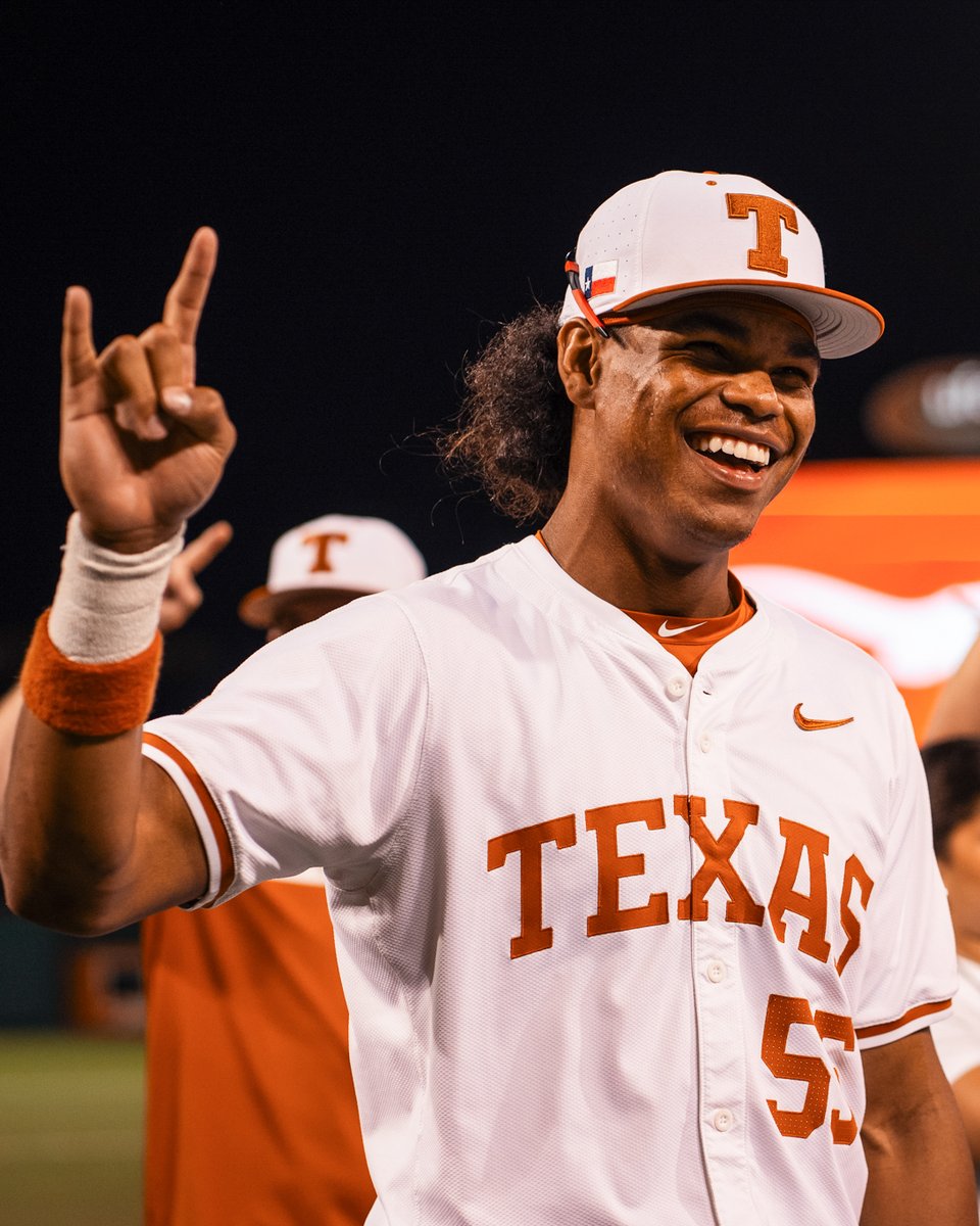 TexasBaseball's tweet photo. 🗣️ use #AskJonah &amp; he might answer your question on @LonghornNetwork during today’s broadcast

#HookEm | @JonahW409 https://t.co/j3QZN7U5v9