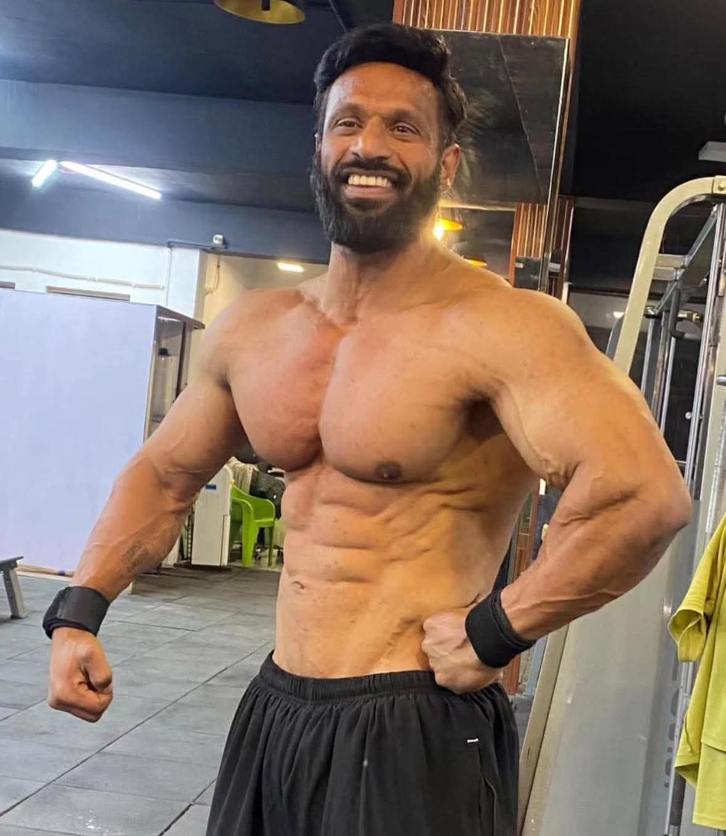 Kavish aziz tweet media