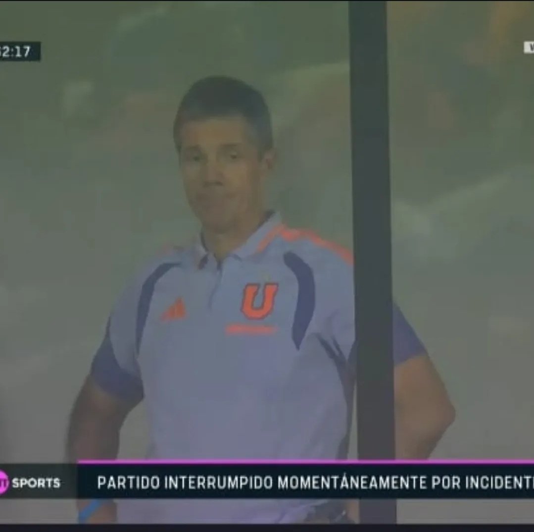 Este personaje nefasto representa todo lo que ha venido a ensuciar una actividad tan noble como el deporte, el fútbol en este caso.
Lamentablemente hoy se suman o mejor dicho caen los que saben de este mecanismo mafioso, pero el dinero para ellos es más importante que el honor.