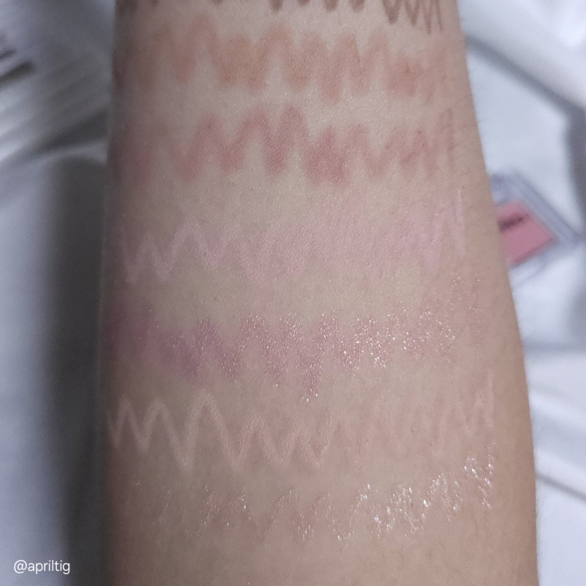 apriltig's tweet image. #협찬 #제품제공(단순선물 리뷰의무없음) 받은 제품 포함
#발색일기_4월호 

네이밍 퍼펙테일 아이 디자이닝 펜슬 슬림 라이너
퍼펙트 블랙 
딥 차콜
디테일 브라운 
모카 브라운
살몬 브라운
로즈 애쉬 브라운
딤 로즈
그레이쉬 모브
브라우니 핑크
언더 베이지
토프 베이지

네이밍 퍼펙테일 아이…