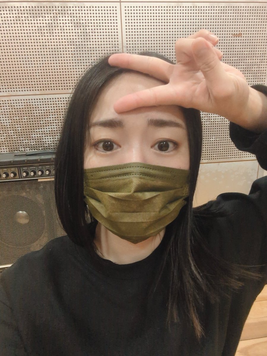 「島守のうた」いよいよ来週本番。
稽古前に舞台にもなる「轟の壕」に行ってきました。
戦争で生死の瞬間を目にした人が、どれだけいるか
今一度考えさせられました。
どうかこの舞台で今も命の駆け引きをしている人達が1人でも救われますように。