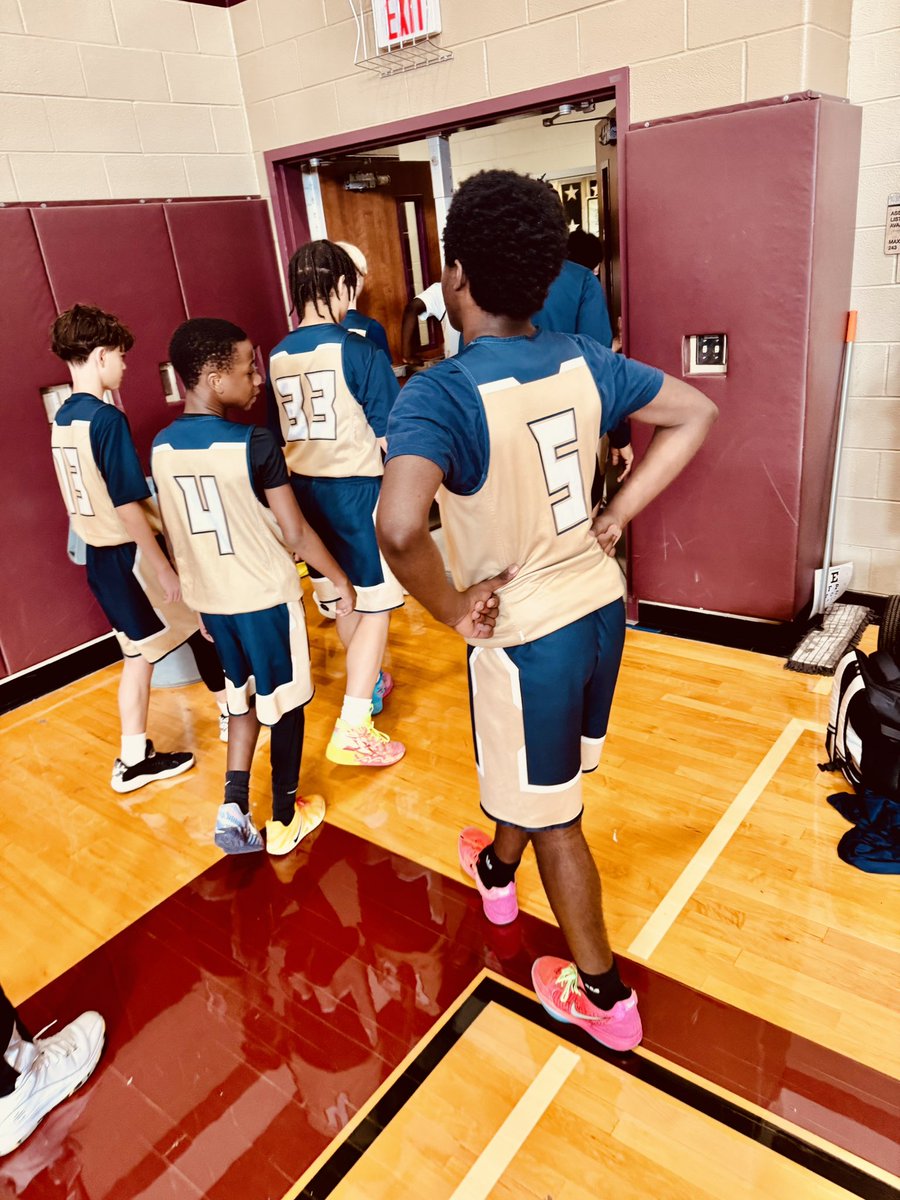 STPointHoops tweet media