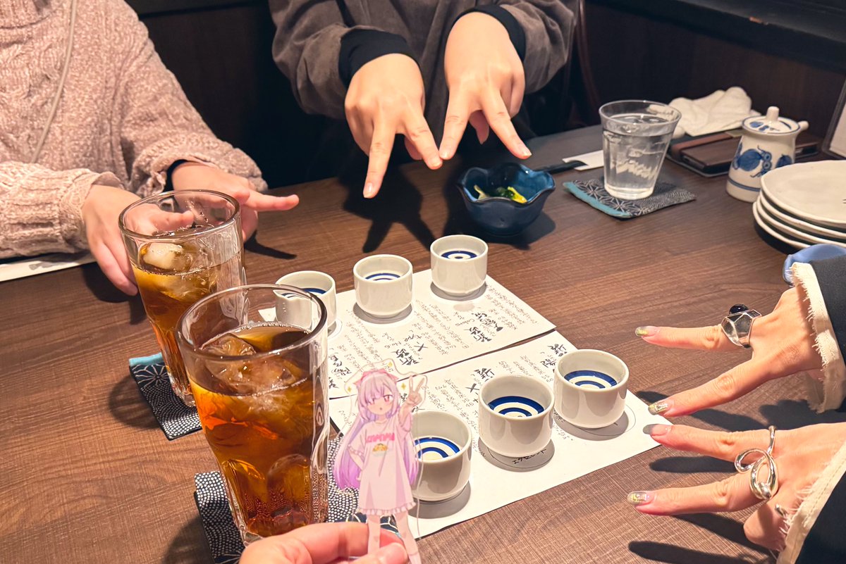 追放者食堂でお世話になった方々とご飯会！
色々お話しできて楽しい時間だった✨
ごちそうさまでした！！