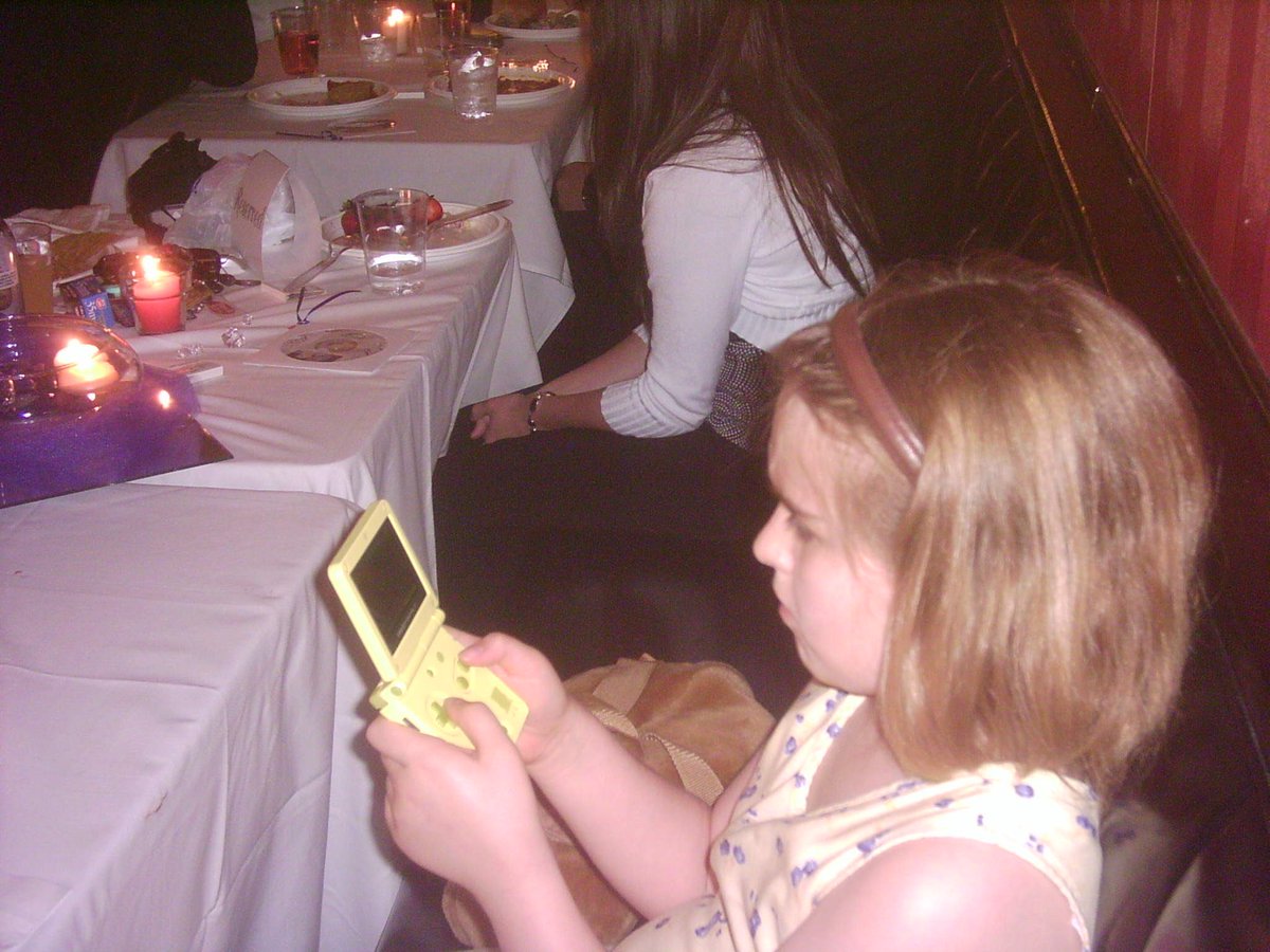 Zelphiamoth tweet media