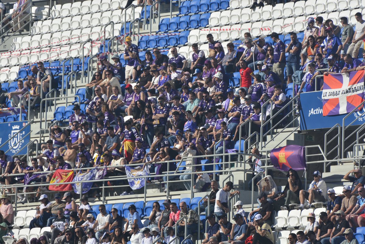 deporguada's tweet photo. #TenerifeDépor 
💜 Nuestra afición en su primera visita al Heliodoro https://t.co/nKNyetmxpi