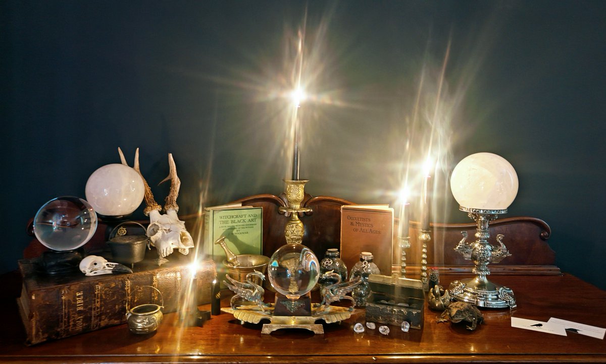 WickedVintageUK's tweet photo. https://t.co/1EHOpZ0E8G
#occultantiques #rarebooks #vintagewitchcraft #crystalballs #curiosities #gothicdecor #candles #divinationtools #religiousrelics #runestones #oldtarot #taxidermy #humanbones #skulls #supernatural #whimsical #magick #spells #oldworld https://t.co/c7wUPtdDCC