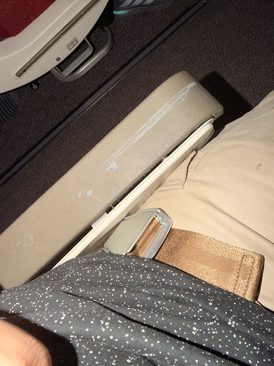 kushloothra's tweet photo. On top of it I was made to sit on a broken seat, not even able to fulfil basic comfortable conditions for passengers https://t.co/1U64kZhrKO