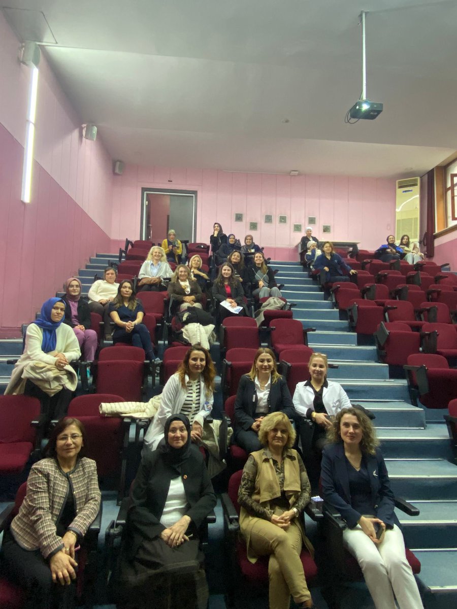 thd_genelmerkez's tweet photo. Türk Hemşireler Derneği ile Ankara İl Sağlık Müdürlüğü arasında imzalanan protokol kapsamında uygulamaya geçirilen ‘Hemşirelik ve Bakım Projesi’nin eğitimleri devam ediyor. https://t.co/pe1Muu8PfC
