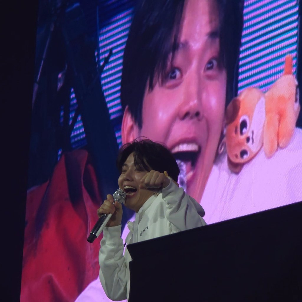 dowoonverse's tweet photo. behind every successful man is himself https://t.co/W0jVLcRI3Q