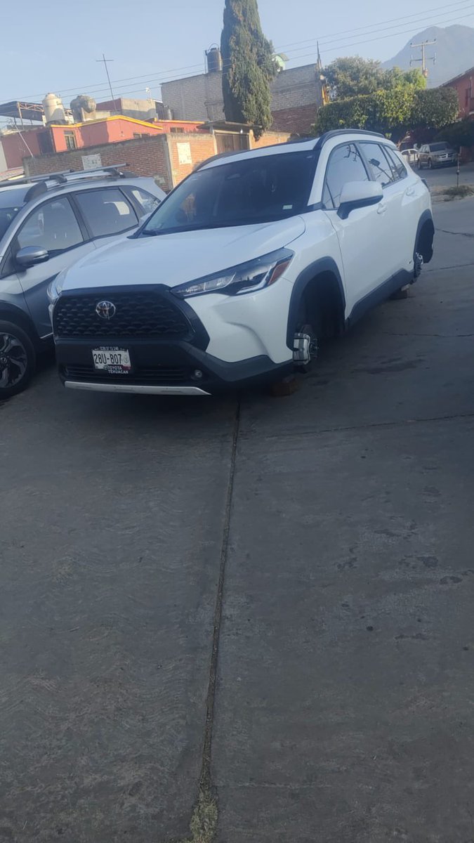 En la madrugada de hoy estuvieron con todo los robos de llantas a vehículos en el infonavit primero de mayo … que pasó con esas mesas de seguridad y con que somos el 5to estado más seguro <a href="/MunicipioOaxaca/">Municipio de Oaxaca de Juárez</a> <a href="/raychagoya/">Ray Chagoya</a> <a href="/DimePetri/">DimePetri</a> <a href="/chumbert1/">Humberto Contreras 🇲🇽</a> <a href="/ElMauroRiver/">Mauricio Rivera</a> <a href="/Caballer0DLN/">El Caballero de la Noche.</a>