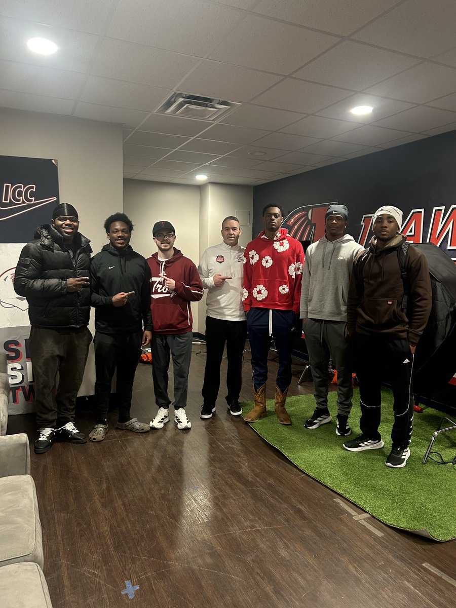 Camare Hampton tweet media