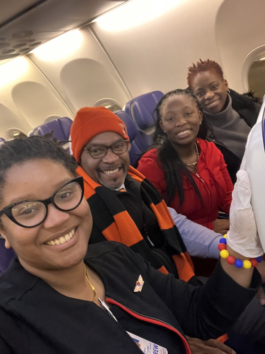 rawls06's tweet photo. Thanks for making my little girl feel special on her birthday @SouthwestAir  you have redeemed yourselves! https://t.co/YtTCYh1ffd