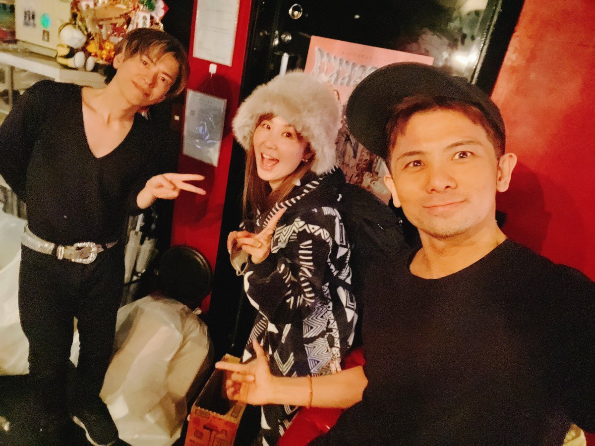 shintarock95's tweet photo. いよいよ明日となりました🧁

新曲『Sweet Fantasy』含むオリジナルソング5曲、慎太郎BD2018の『SUGAR』、慎太郎BD2020の『PINEAPPLE』、そして『Love so sweet』『SWEET MEMORIES』などスイートでボリューム満点な11ナンバーを是非堪能してくださいね🥰

＜イラスト＞
天野なすの先生 @nasunodance https://t.co/im51jNL02G