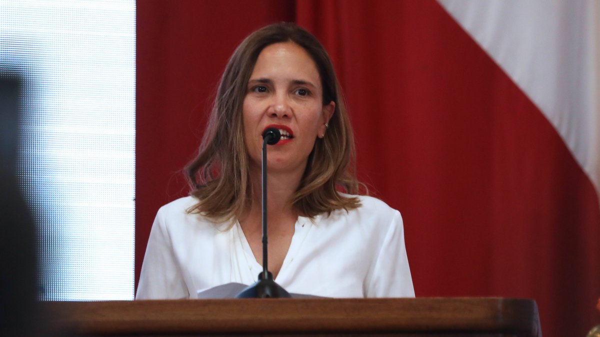 Magdalena Piñera: No creo que Chile sea un país que se cae a pedazos #Cooperativa90 tinyurl.com/bdz5pven