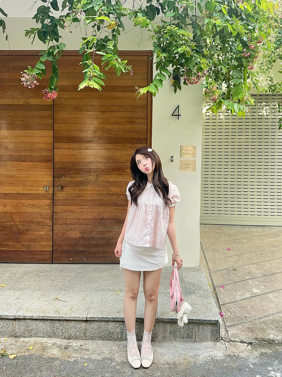 rtgrg5's tweet image. Feeling uneasy about GPU limitations with all this AI buzz? As demand skyrockets, what happens to gamers and everyday users? Balancing innovation and accessibility is key, or we might face some major pushback. Let’s keep an eye on this!