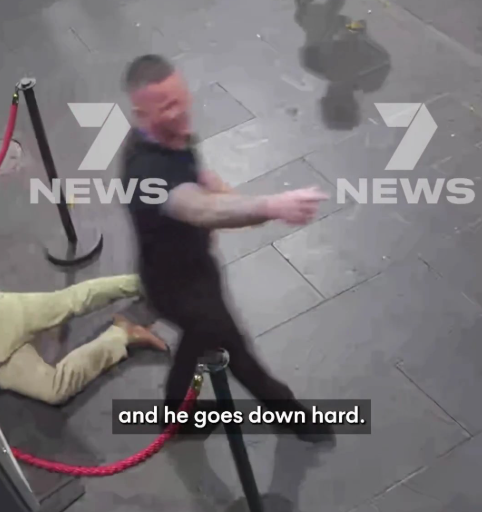 the security pointing and laughing at him makes it even funnier 💀