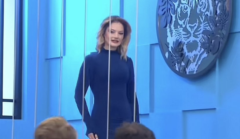 en ufak olayda su kızı programa sokmalarından da gına geldi acıkcası geliyo sacma sapan kaos cıkarıp gidiyo yuzunden sinsilik akıyo kadının #kısmetseolur