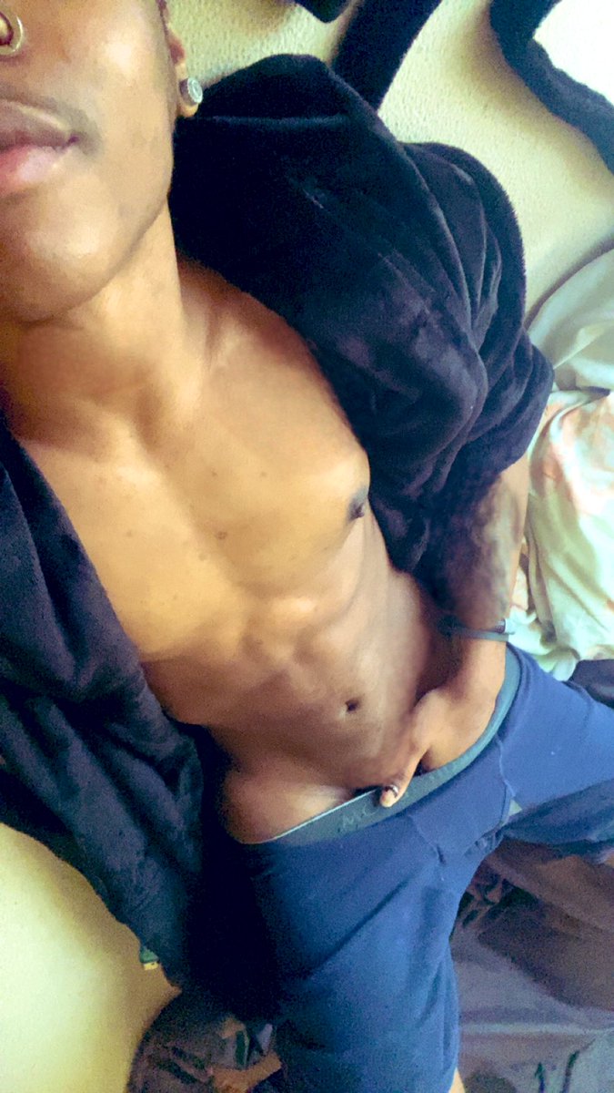 2amor2roto's tweet photo. hi.! I am Trouble and I have some sexy things cooking up for everyone 😉. Follow me for more content ! #ftm #transman🏳️‍⚧️ #nfsw https://t.co/J8dokdGKDB