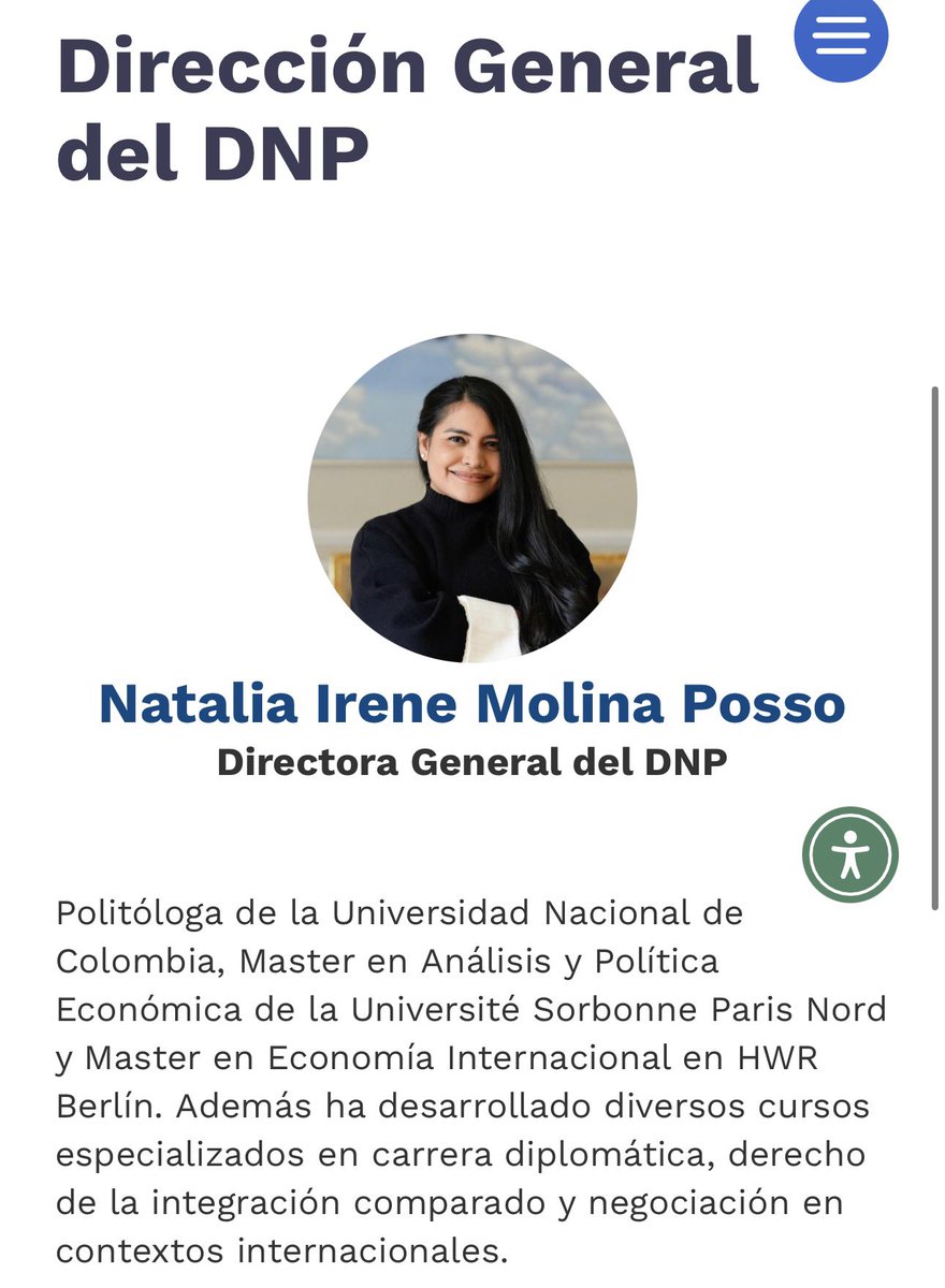 Al final la periodista <a href="/ZuluagaCamila/">Camila Zuluaga</a> hace el ridículo diciendo que la directora del DNP <a href="/NataliaIrene/">Natalia Irene</a> no tiene la formación para serlo porque “debe ser economista”, y resulta que ella cuenta con un Master en Análisis y Política Económica de la Université Sorbonne Paris Nord y