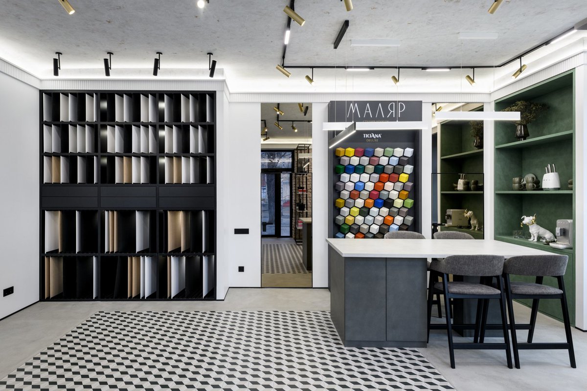 archiru_portal's tweet image. Бюро New Design разработало интерьер небольшого салона красок в Барнауле, превратив его в выставку колористических и дизайнерских находок

Фотография ©Виталий Иванов
Присылайте проекты: send.project.archi.ru@gmail.com
#интерьер #магазин #NewDesign archi.ru/russia/101768/k