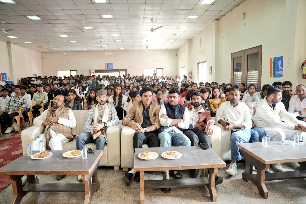 SanyamLodha66's tweet photo. पनिहारी गार्डन, सिरोही में भारतीय राष्ट्रीय छात्र संगठन NSUI की ओर से  आयोजित सांस्कृतिक कार्यक्रम आनंदम 2026 में भाग लेकर सभी को बधाई एवं शुभकामनाएं दी। इस मौके पर #NSUI राष्ट्रीय संयोजक श्री दशरथ सिंह नरूका, कार्यक्रम संयोजक श्री वनेपाल सिंह देवड़ा, सिरोही जिला अध्यक्ष श्री चंपालाल तीरगर, ब्लॉक अध्यक्ष श्री पदमपाल सिंह देवड़ा, श्री मुकेश राणा, सिरोही शहर कांग्रेस अध्यक्ष श्री प्रकाश प्रजापति, ब्लॉक कांग्रेस अध्यक्ष श्री रतन माली, पीसीसी सदस्य श्री हरीश राठौर, शिवगंज ब्लॉक अध्यक्ष श्री प्रवीण रावल, युवा नेता श्री मनोज पुरोहित, श्री राहुल पुरोहित, समाजसेवी श्री संजय अग्रवाल सहित कांग्रेस जन मौजूद थे। 

पालड़ी जोड़ स्थित निवास पर नगर कांग्रेस कमेटी आबूरोड अध्यक्ष नरगिस कायमखानी, पूर्व विधायक श्री लालाराम गरासिया, ब्लॉक अध्यक्ष श्री गणेश बंजा���ा, आदिवासी कांग्रेस जिला अध्यक्ष श्री लखमाराम गरासिया एवं कांग्रेस कार्यकर्ताओं ने मुलाकात की। कायमखानी को उनके जन्म दिवस पर  बधाई एवं शुभकामनाएं दी। 

@INCRajasthan @nsui @NSUIRajasthan