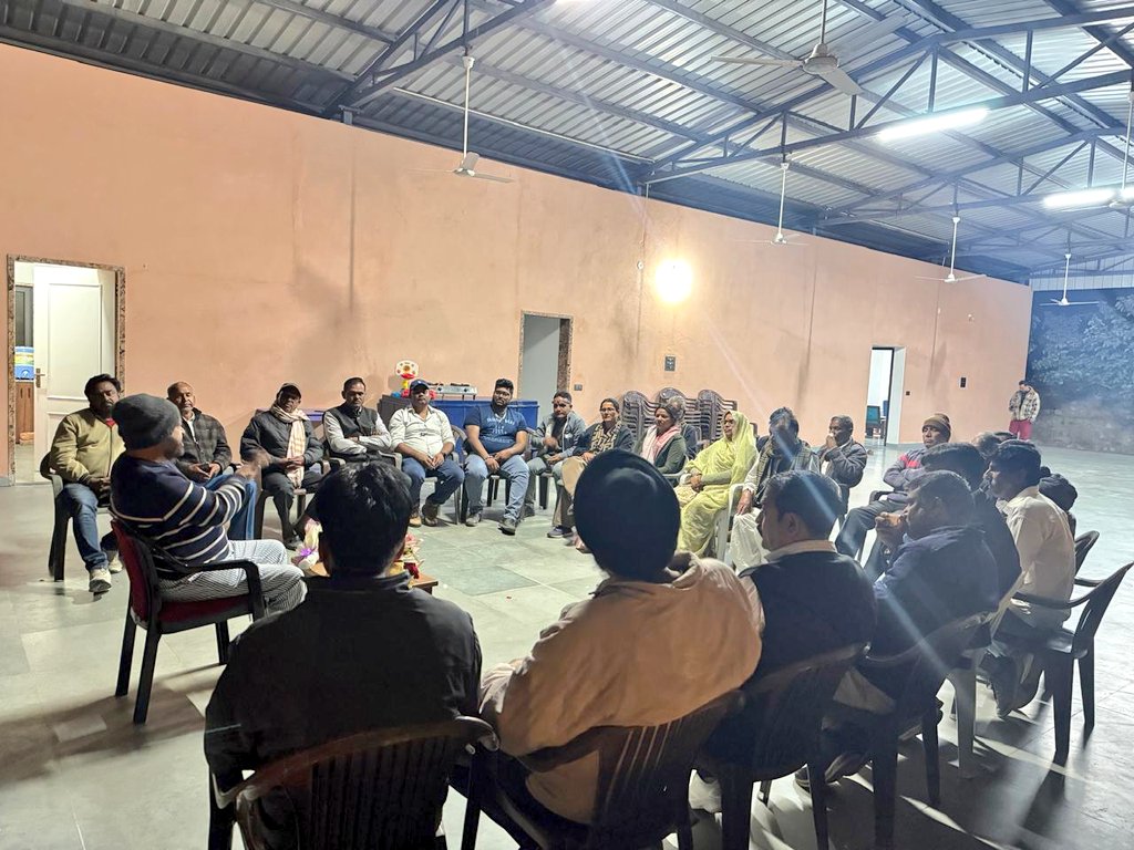SanyamLodha66's tweet photo. पनिहारी गार्डन, सिरोही में भारतीय राष्ट्रीय छात्र संगठन NSUI की ओर से  आयोजित सांस्कृतिक कार्यक्रम आनंदम 2026 में भाग लेकर सभी को बधाई एवं शुभकामनाएं दी। इस मौके पर #NSUI राष्ट्रीय संयोजक श्री दशरथ सिंह नरूका, कार्यक्रम संयोजक श्री वनेपाल सिंह देवड़ा, सिरोही जिला अध्यक्ष श्री चंपालाल तीरगर, ब्लॉक अध्यक्ष श्री पदमपाल सिंह देवड़ा, श्री मुकेश राणा, सिरोही शहर कांग्रेस अध्यक्ष श्री प्रकाश प्रजापति, ब्लॉक कांग्रेस अध्यक्ष श्री रतन माली, पीसीसी सदस्य श्री हरीश राठौर, शिवगंज ब्लॉक अध्यक्ष श्री प्रवीण रावल, युवा नेता श्री मनोज पुरोहित, श्री राहुल पुरोहित, समाजसेवी श्री संजय अग्रवाल सहित कांग्रेस जन मौजूद थे। 

पालड़ी जोड़ स्थित निवास पर नगर कांग्रेस कमेटी आबूरोड अध्यक्ष नरगिस कायमखानी, पूर्व विधायक श्री लालाराम गरासिया, ब्लॉक अध्यक्ष श्री गणेश बंजा���ा, आदिवासी कांग्रेस जिला अध्यक्ष श्री लखमाराम गरासिया एवं कांग्रेस कार्यकर्ताओं ने मुलाकात की। कायमखानी को उनके जन्म दिवस पर  बधाई एवं शुभकामनाएं दी। 

@INCRajasthan @nsui @NSUIRajasthan